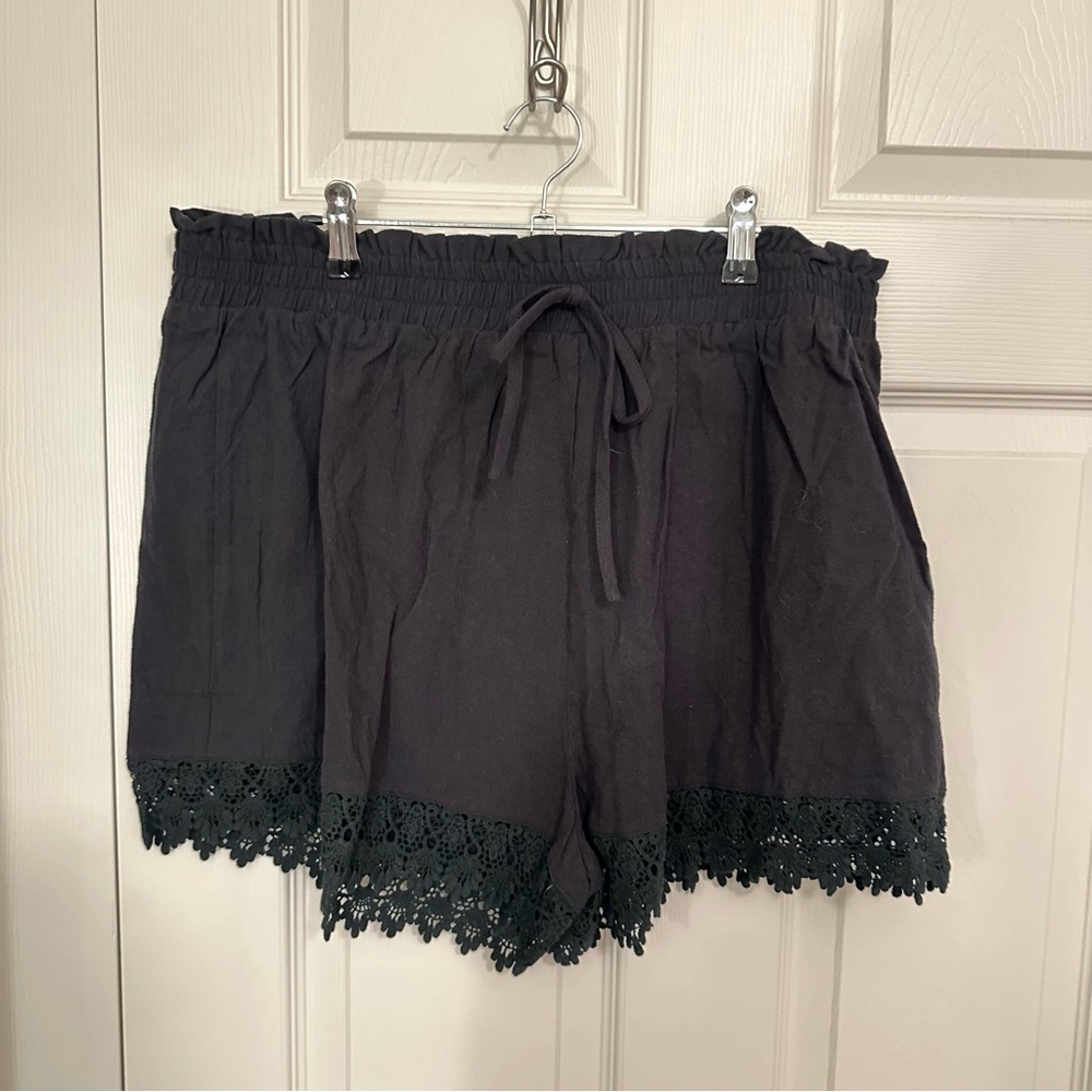 BNWOT SHEIN Women's Black Lace Trim Soft Shorts Size 1X